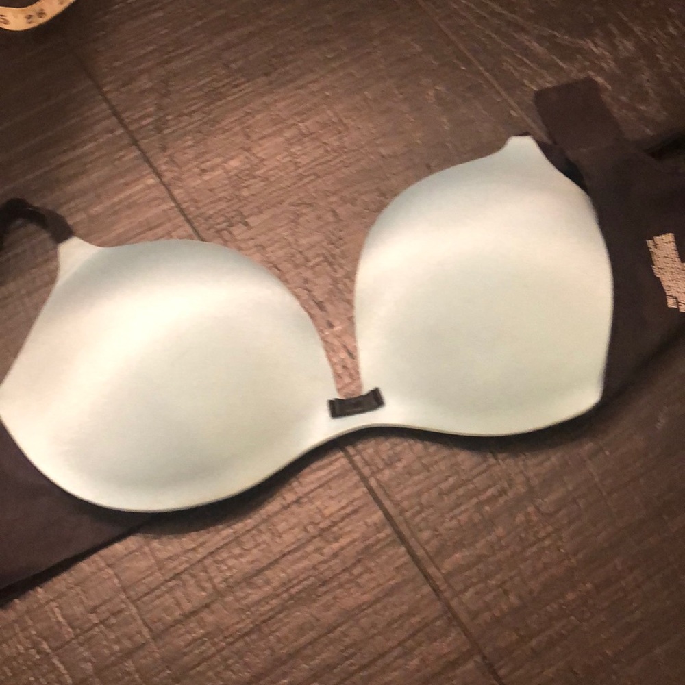 Invincible bra by Victoria’s Secret no underwire